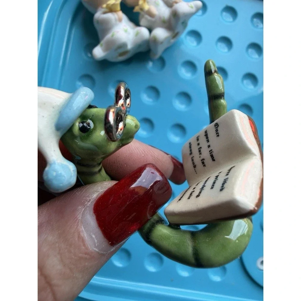 HTF Hagen Renaker Bookworm